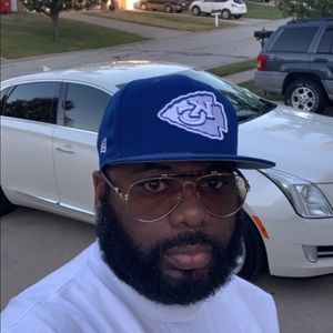 Meet your Posher, Devin